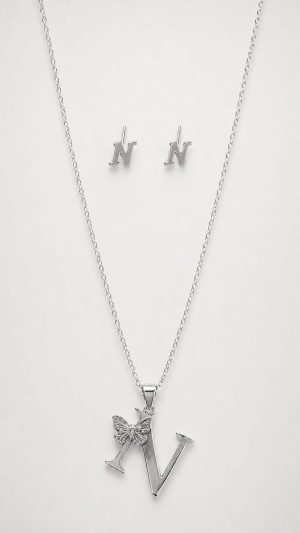 Juego cadena arete letra diseño con mariposa plateado (N,V)