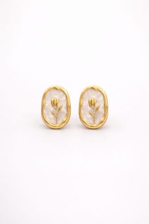 Arete tulipan fondo blanco