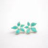 Arete flor turqueza perla bordes dorados