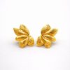 Arete petalo dorado