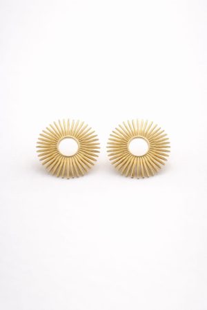 Arete diseño sol dorado