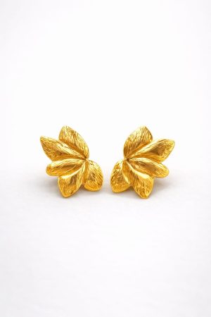 Arete petalo dorado