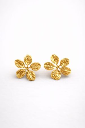 Arete flor texturizada dorado