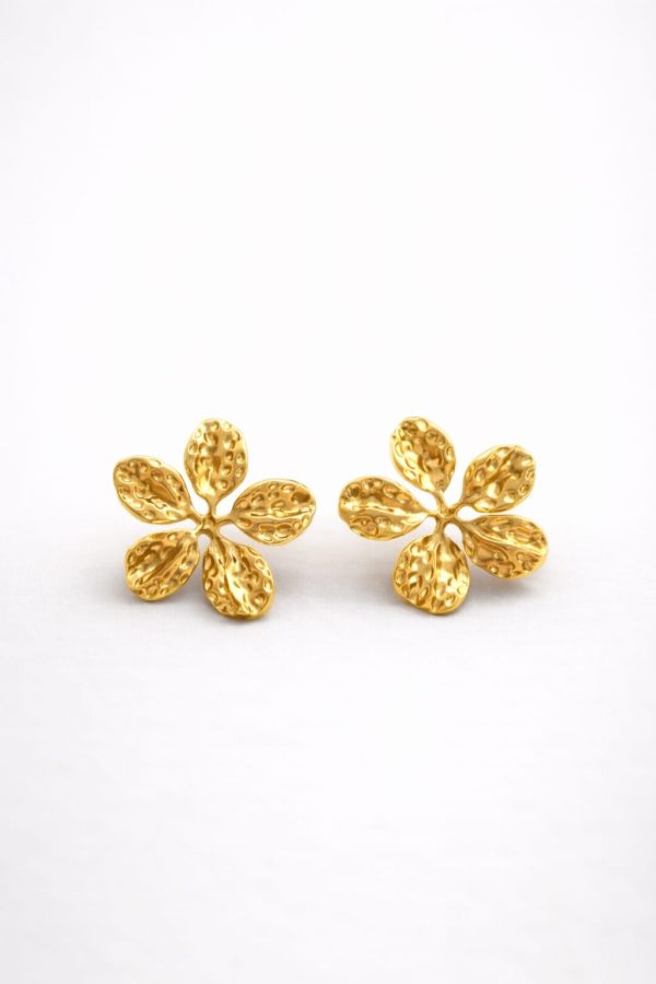Arete flor texturizada dorado