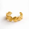 Pulsera corazon relieve dorado