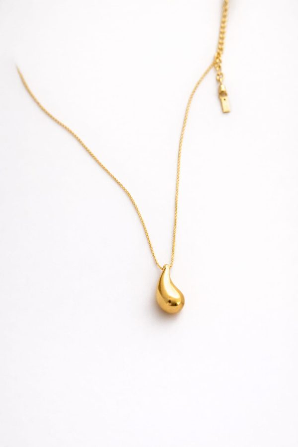 Cadena gota pequeña dorada