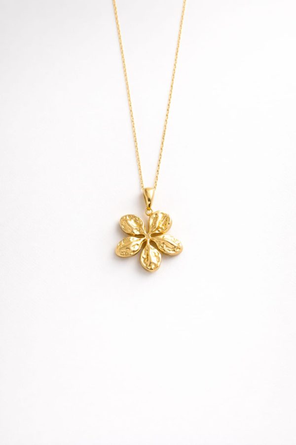 Cadena flor diseño texturizado dorado