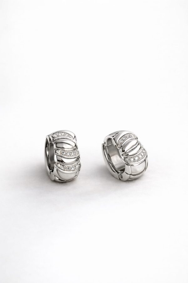 Argollas pequeñas plateadas con ranaduras gruesas