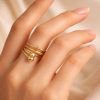Anillo diseño en bandas esfera golfi dorado