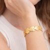 Pulsera corazon relieve dorado