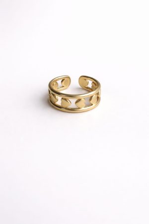 Anillo corazones diseño bordes golfi dorado