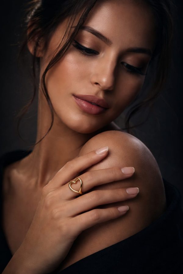 Anillo diseño corazon abierto golfi dorado
