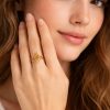 Anillo hojas unión en ramita golfi dorado