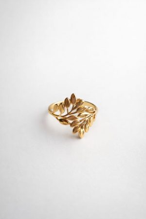 Anillo hojas unión en ramita golfi dorado