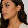 Arete argolla forma cuadrada dorada