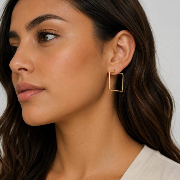 Arete argolla forma cuadrada dorada