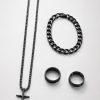 JCPANH1001-1 Juego cadena,pulsera 2 anillos color plateado y negro para hombre