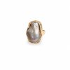 Anillo piedra irregular tonos nacarados  (blanco,rosa,café,gris) bordes dorado