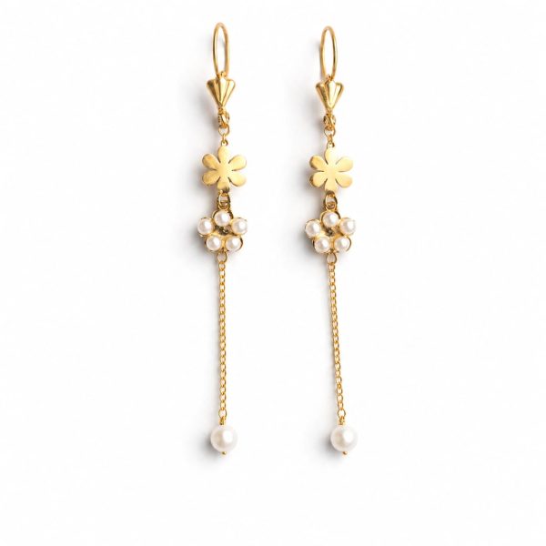 Arete largo floral con perlas y cadena colgante