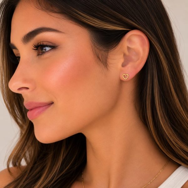 Aretes pequeños corazon dorado