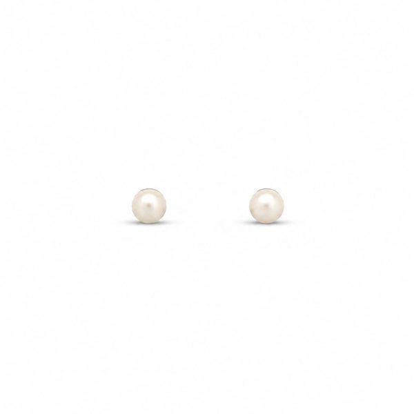 Aretes pequeños perla clásica