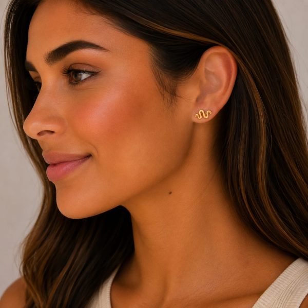 Aretes pequeños serpiente dorado